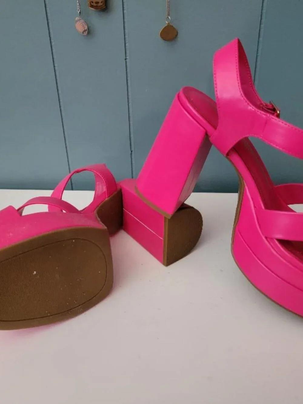 Brand New Dream Pairs Barbie Pink Platform Sandals size 10